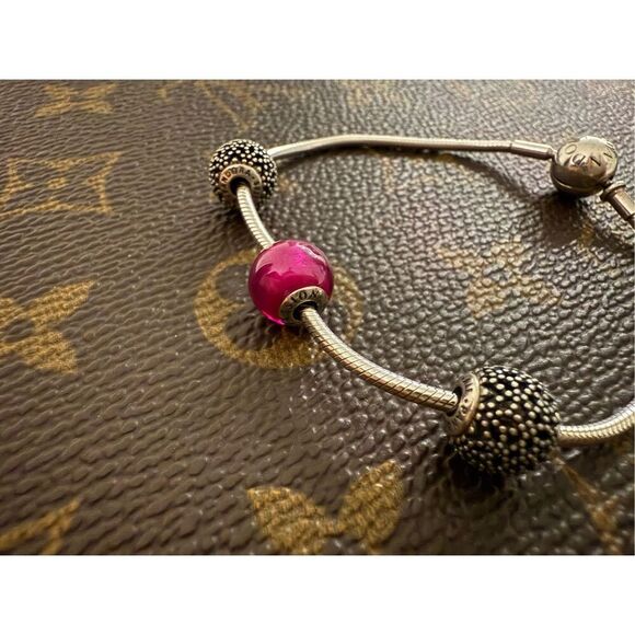 Pandora Essence Bracelet with x2 charms (spirituality, passion and freedom) - Picture 6 of 9